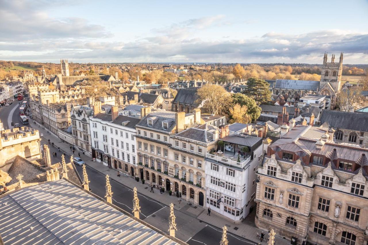 Old Bank Hotel Оксфорд Екстер'єр фото The view from the tower of St John's College, Cambridge, looking north-east down the High Street.