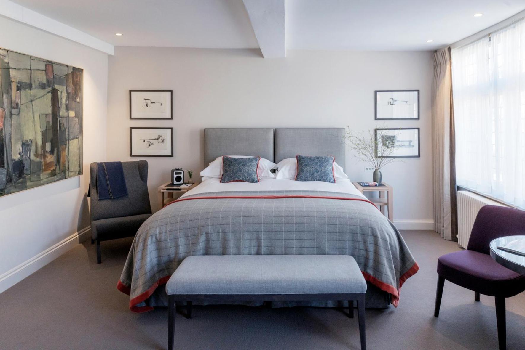 Old Bank Hotel Оксфорд Екстер'єр фото A bedroom at The Wolseley