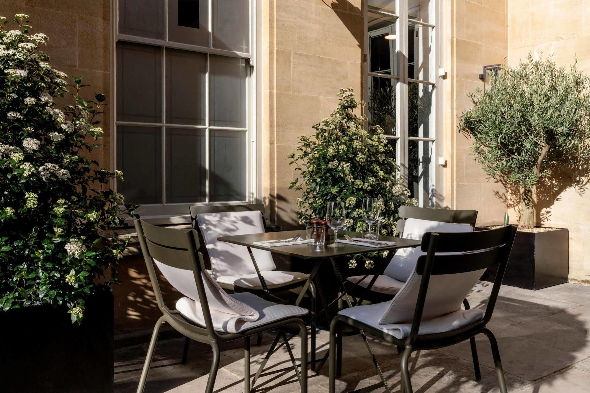 Old Bank Hotel Оксфорд Екстер'єр фото The terrace at The Ivy